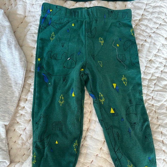 GUC Bundle of Toddler Christmas PJs/Sets, Size 18 Mths., Carter & Jumping Bean - Picture 9 of 10